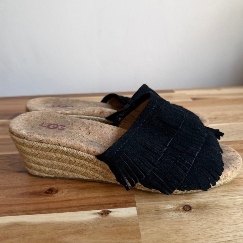 UGG Kendra Fringe Wedge Sandal in Black - Picture 4 of 7